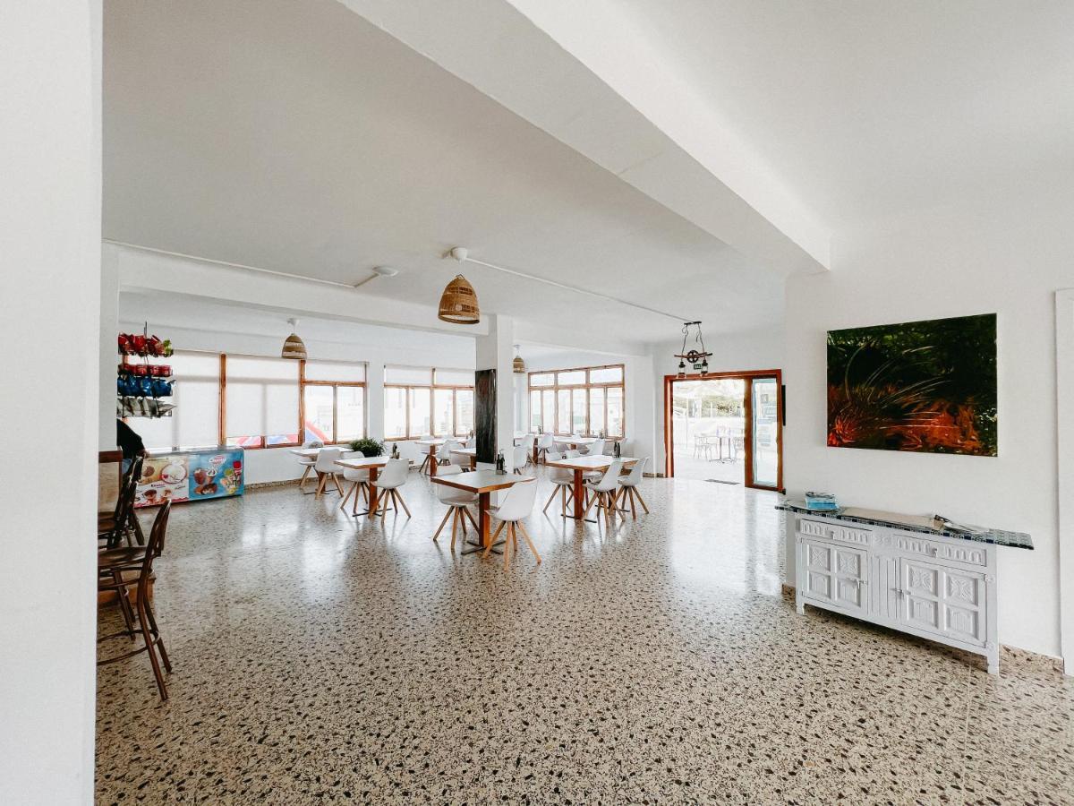 Hostal Cala Llombards Экстерьер фото