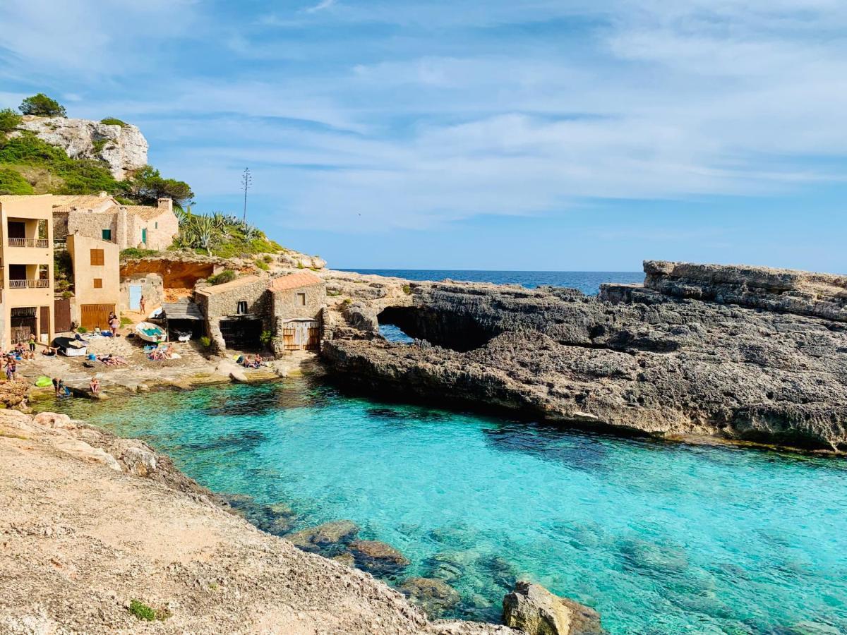 Hostal Cala Llombards Экстерьер фото