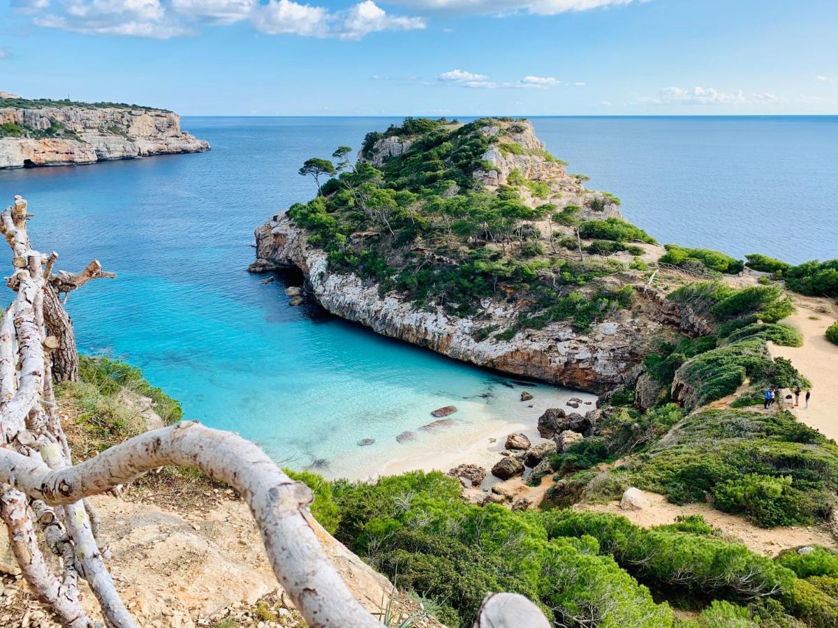 Hostal Cala Llombards Экстерьер фото