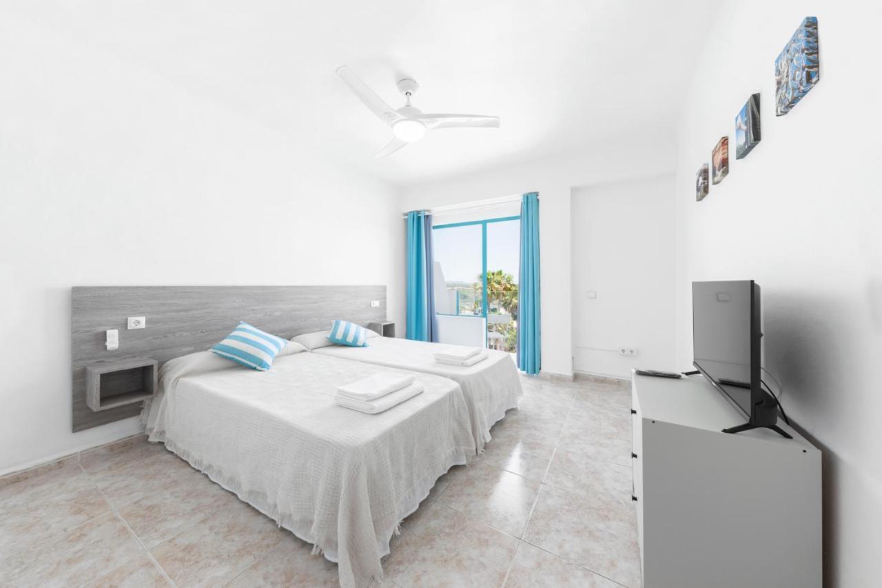 Hostal Cala Llombards Экстерьер фото