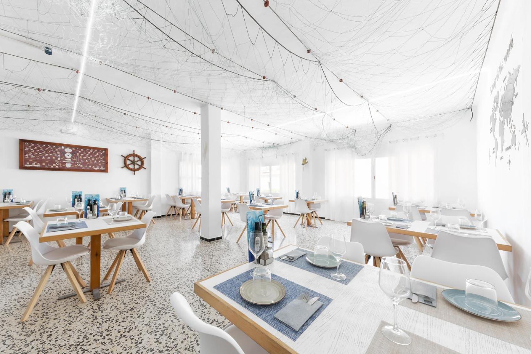Hostal Cala Llombards Экстерьер фото